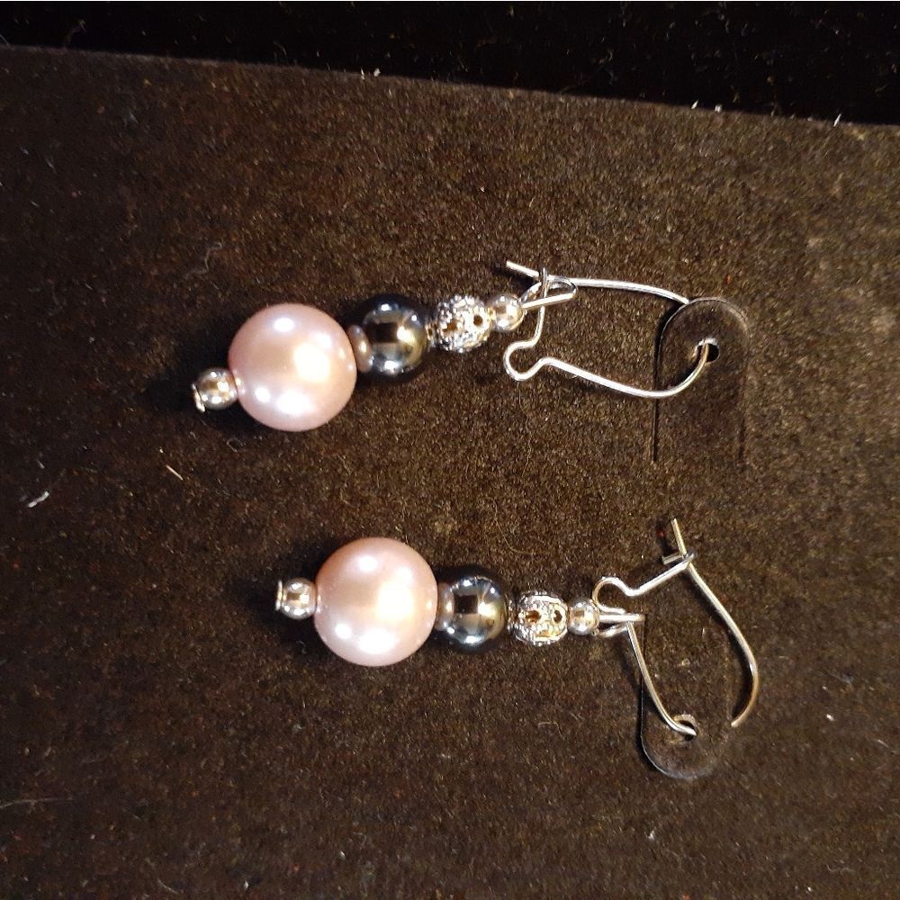 Pearlized Pink Resin & Hematite Earrings